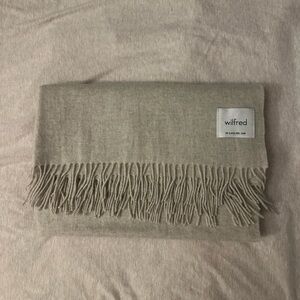 WILFRED classic wool scarf